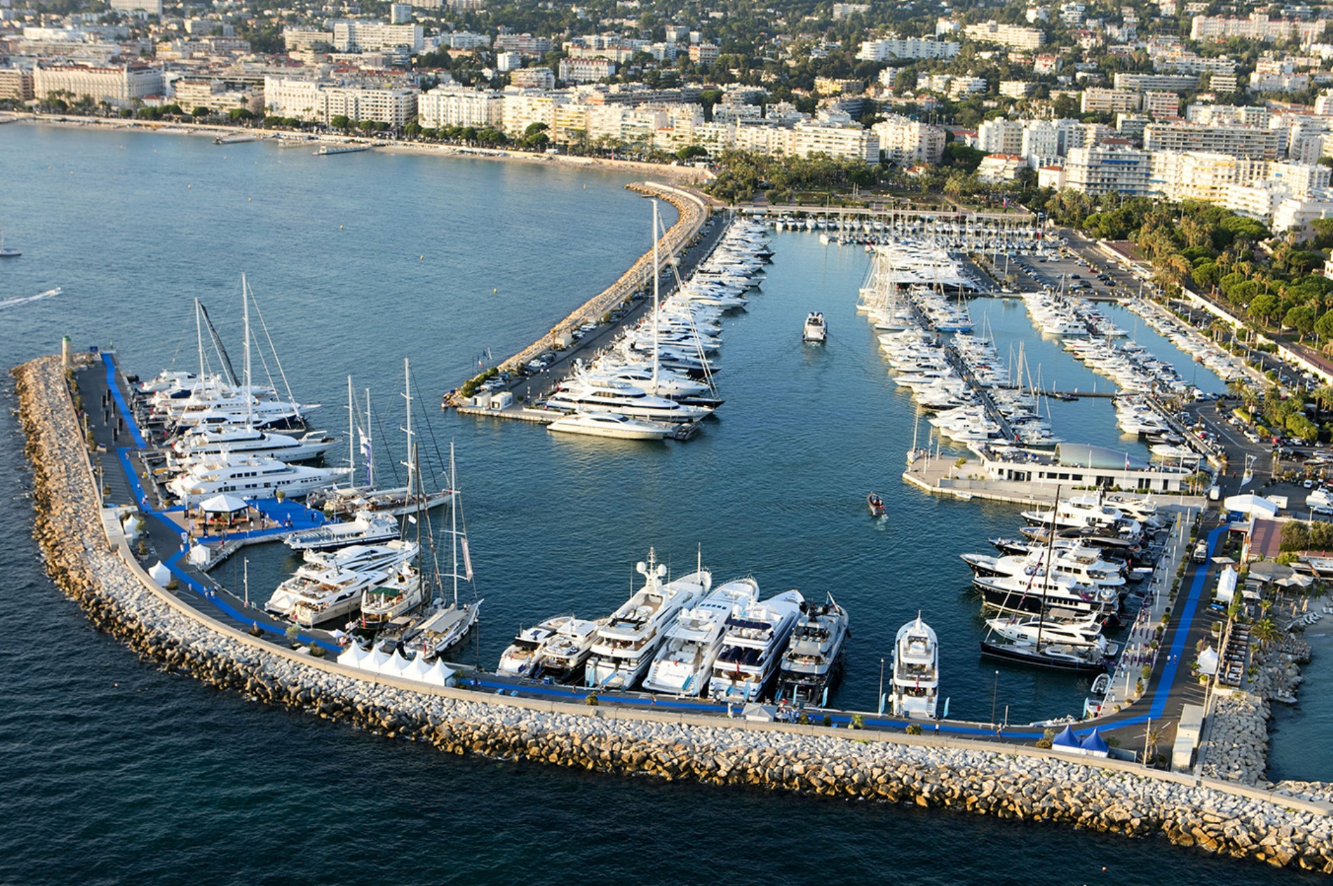 Location de Yachts à Cannes – Bateaux à Louer