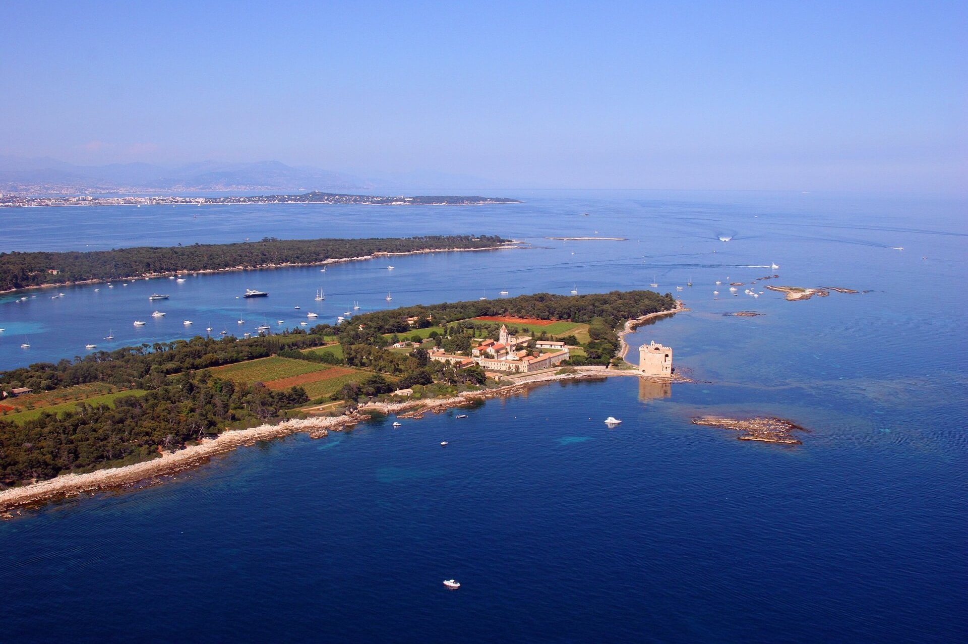 Location de Yachts à Cannes – Bateaux à Louer