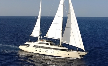 ARESTEAS парусно-моторная яхта 51м