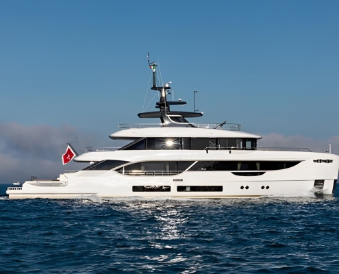 new Benetti Oasis 34M for sale Italy