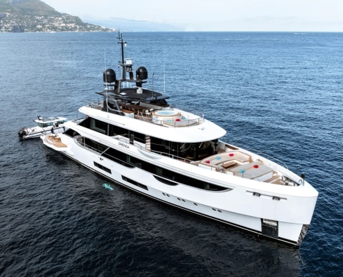 Benetti-40m-Superyacht_For_Sale_Charter